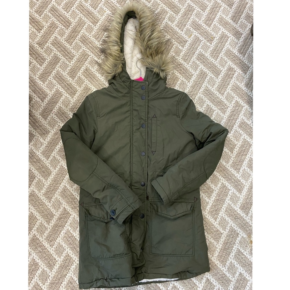 American Eagle Outfitters Longer Length Parka (Excellent Used Condition)